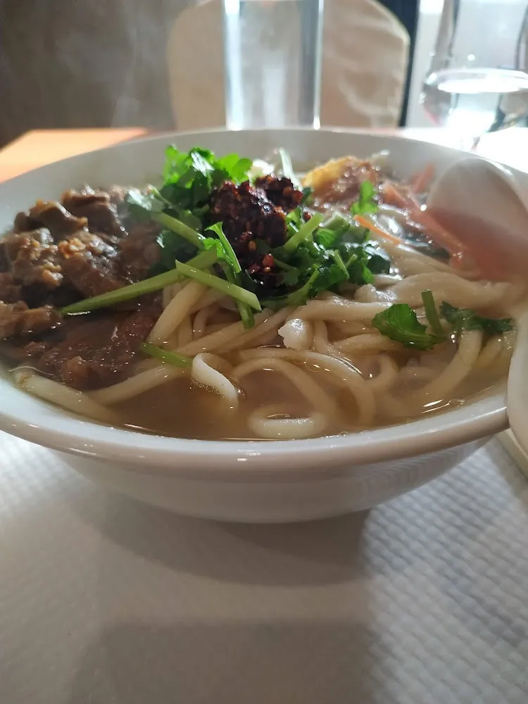 Soupe de Nouilles Au Boeuf Épicé